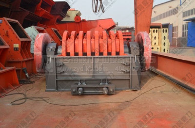 生產(chǎn)線維修人員更換破碎機錘頭應(yīng)該注意的一些問題?